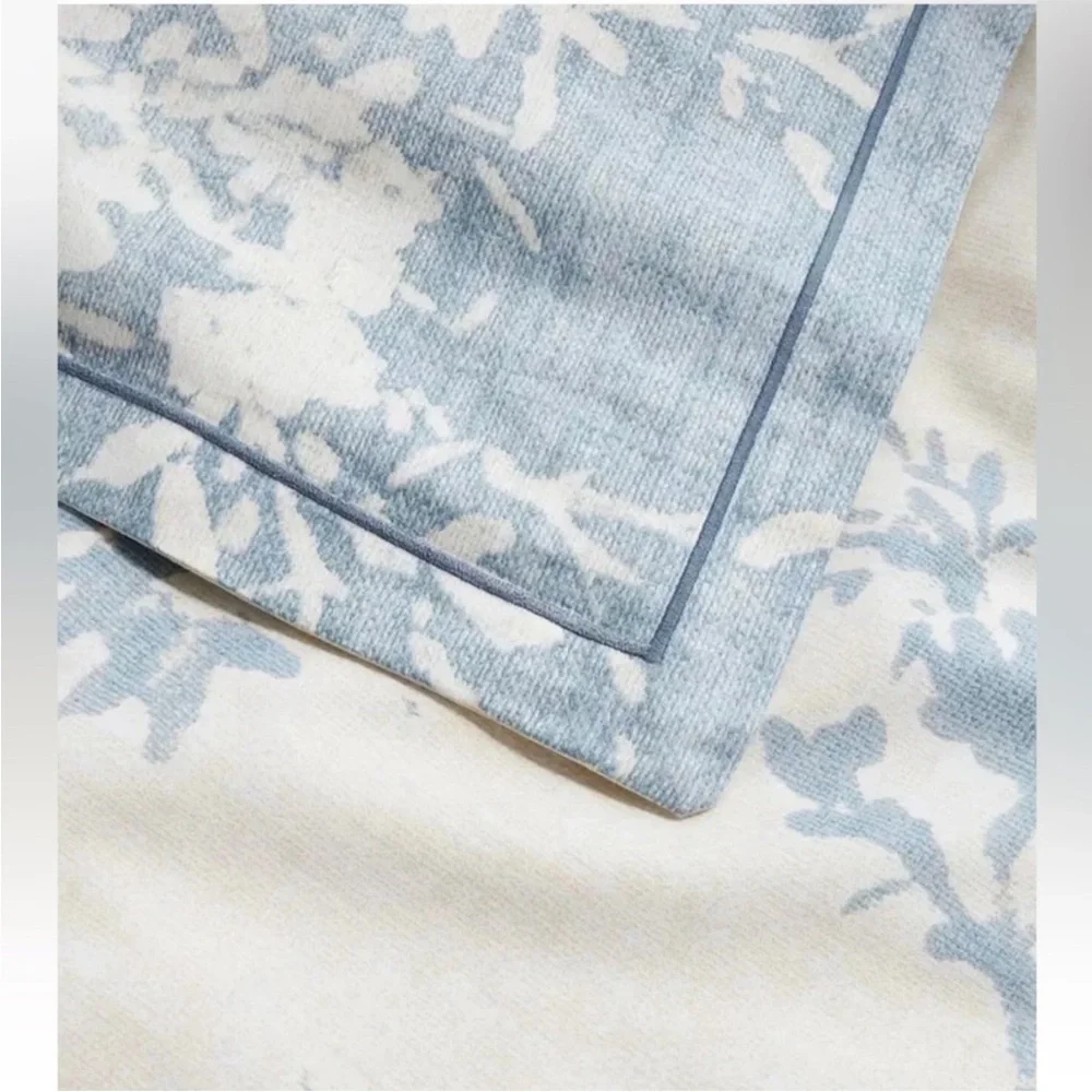 Ralph Lauren Reversible Cream/Blue Eva Duvet Cover 3-pc. Set